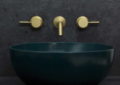 Inset piping and taps